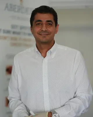 Dr Ahmed Abdelraouf ready for a procedure